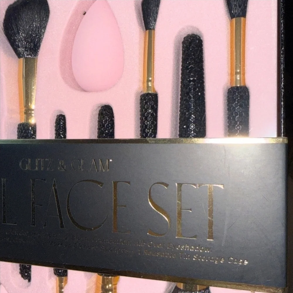 🖤 Glitz and Glam 11 Piece Full Face Set Rhinestone Makeup Black  Brush Gift Set